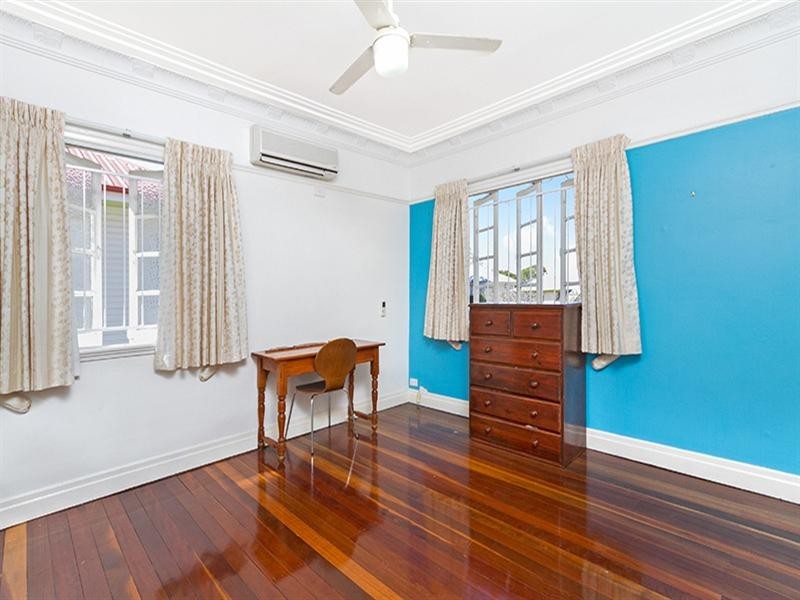 263 Rode Road, Wavell Heights QLD 4012