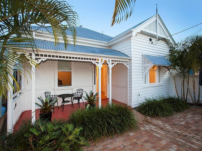 90 Enoggera Terrace, Red Hill QLD 4059