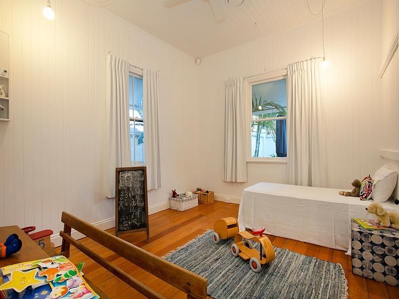 90 Enoggera Terrace, Red Hill QLD 4059