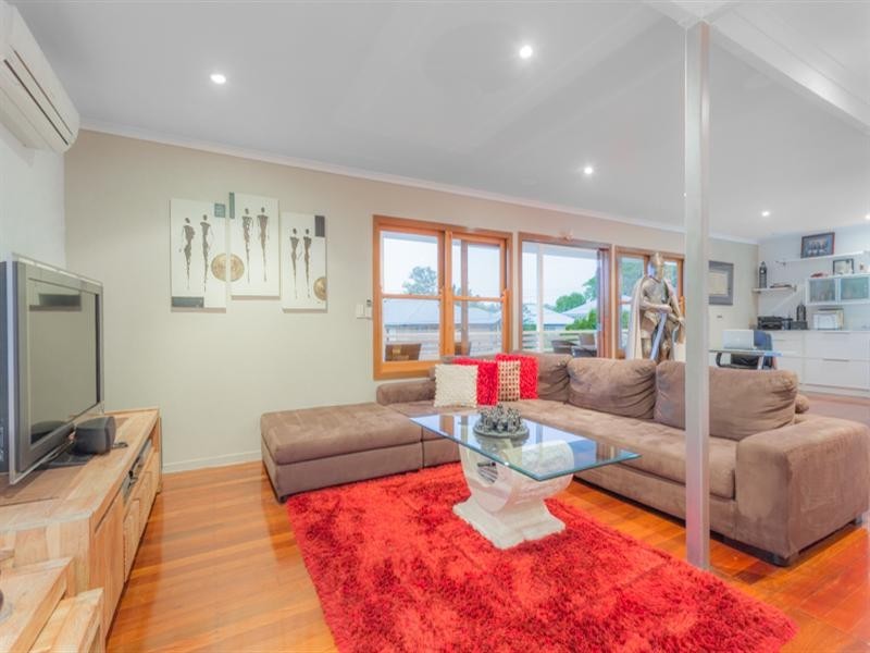 11 Allowrie Street, Stafford QLD 4053