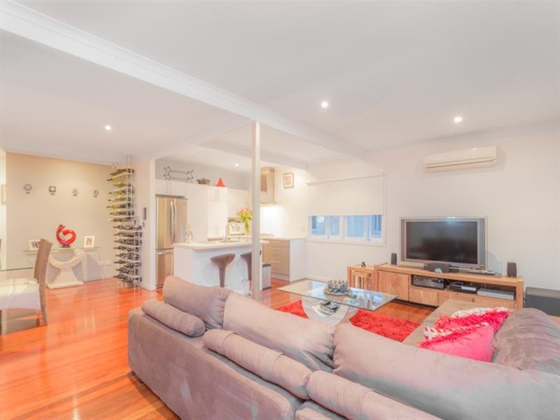 11 Allowrie Street, Stafford QLD 4053