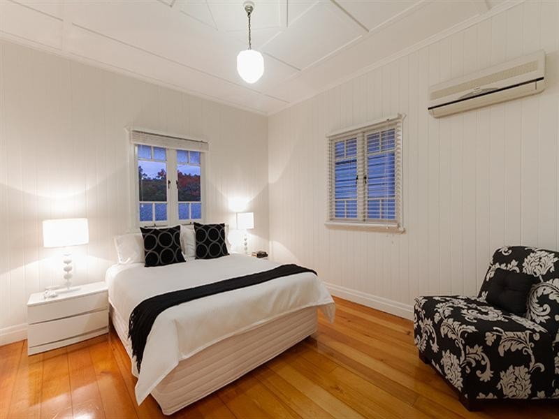 1 Meecham Street, Grange QLD 4051