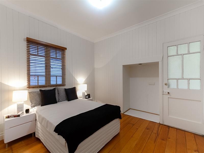 1 Meecham Street, Grange QLD 4051