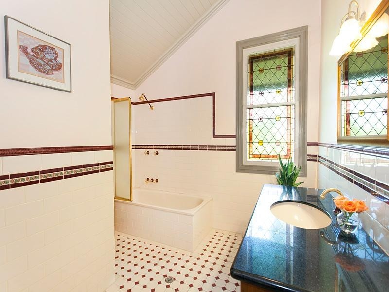 54 Arthur Terrace, Red Hill QLD 4059