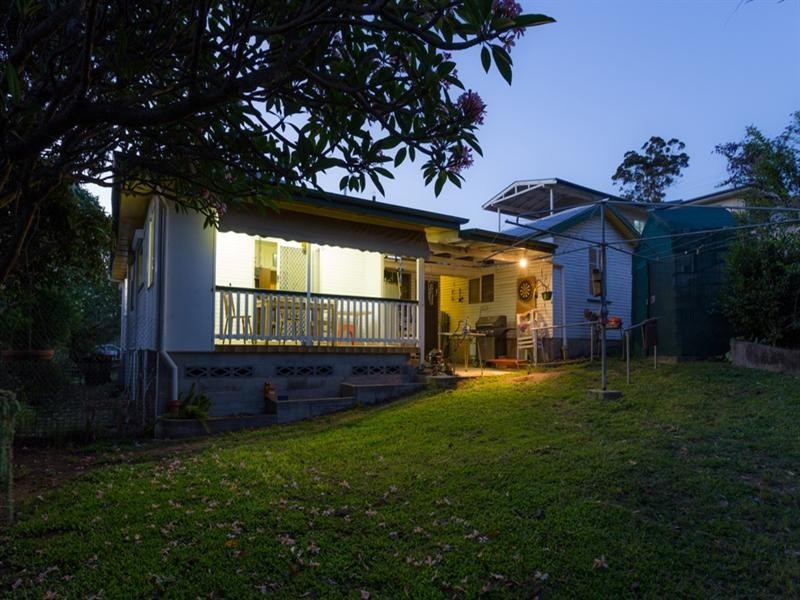 15 Caloola Street, Stafford QLD 4053