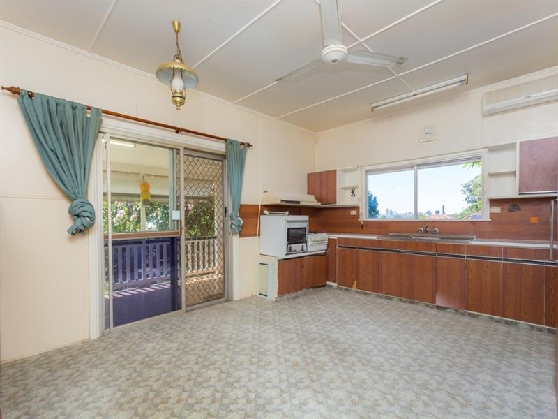 15 Caloola Street, Stafford QLD 4053