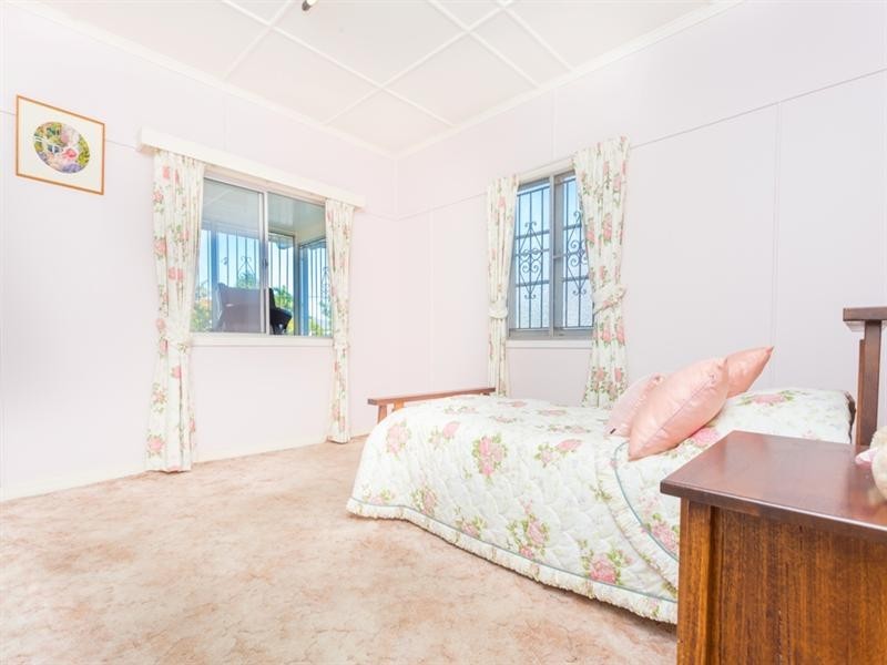 61 Ninth Avenue, Kedron QLD 4031