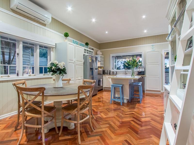 17 Fifth Avenue, Kedron QLD 4031