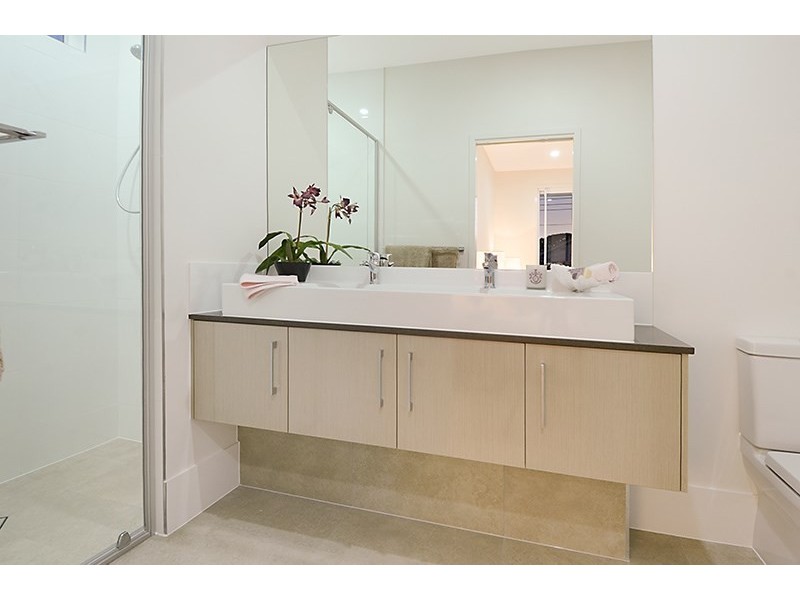 77 Clarke Street, Hendra QLD 4011