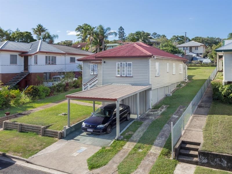 27 Tathra Street, Stafford QLD 4053