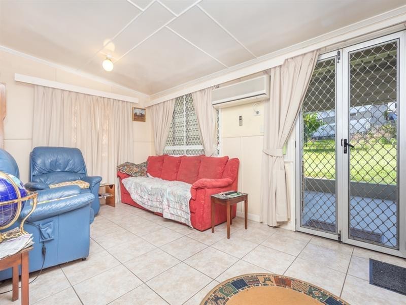 27 Tathra Street, Stafford QLD 4053