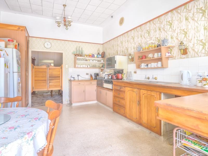 10 Pleasant Street, Red Hill QLD 4059