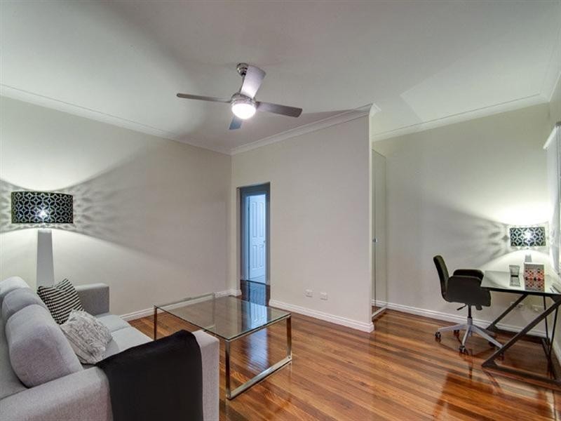 27 Fogarty Street, Stafford QLD 4053