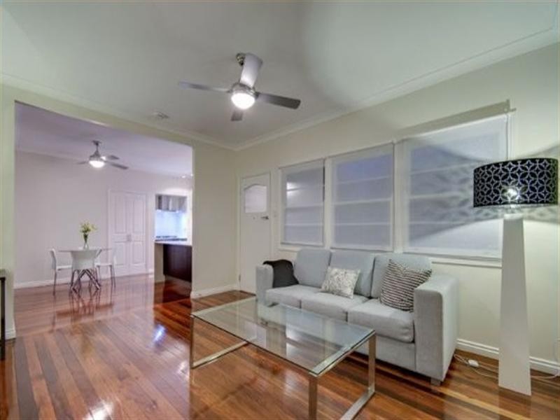 27 Fogarty Street, Stafford QLD 4053