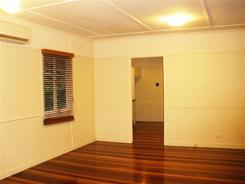 23 Burrowa Street, Stafford QLD 4053