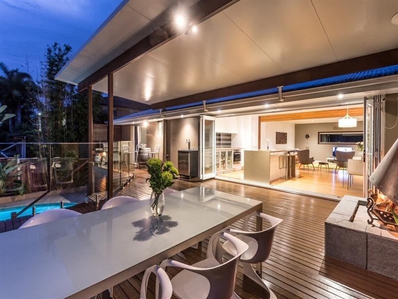 17 Wyman Street, Stafford Heights QLD 4053