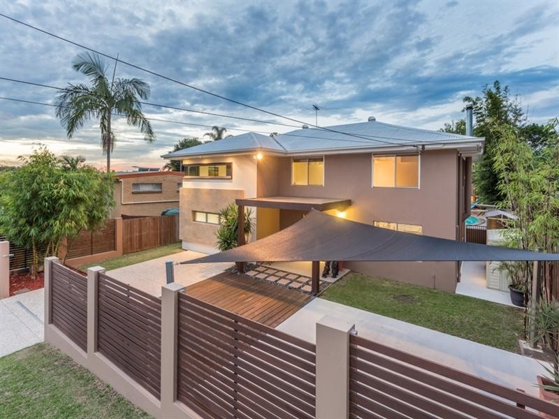 17 Wyman Street, Stafford Heights QLD 4053