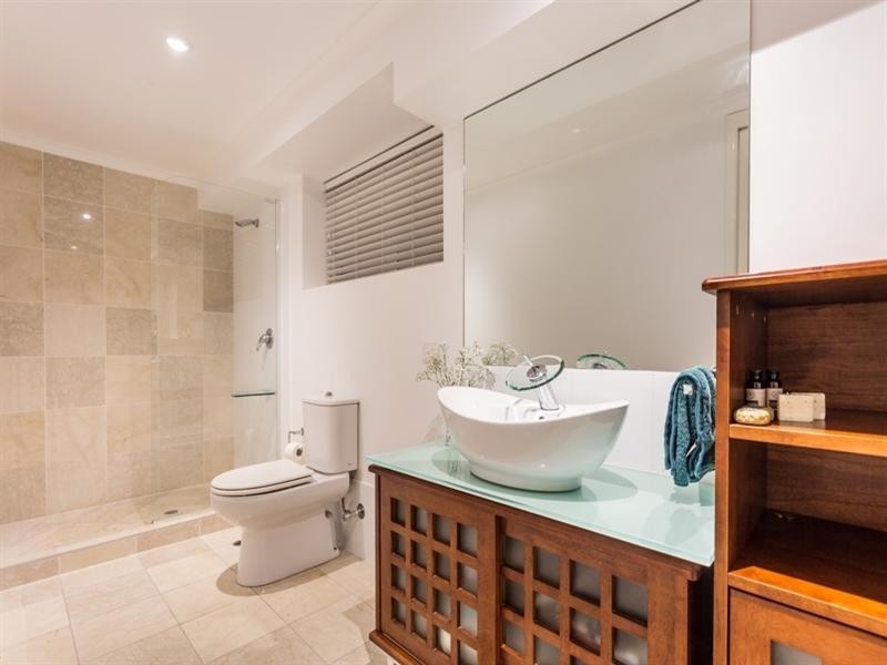 17 Wyman Street, Stafford Heights QLD 4053