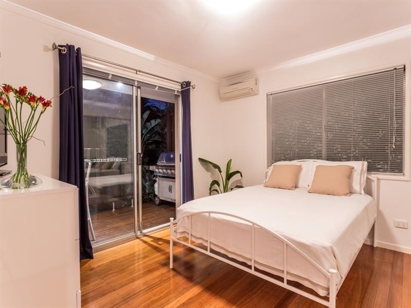 17 Wyman Street, Stafford Heights QLD 4053