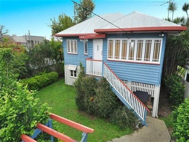 2 Dorames Street, Hendra QLD 4011
