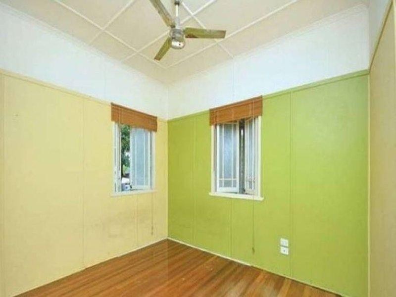 2 Dorames Street, Hendra QLD 4011