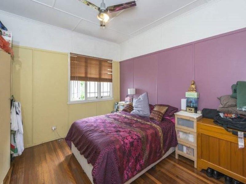 2 Dorames Street, Hendra QLD 4011