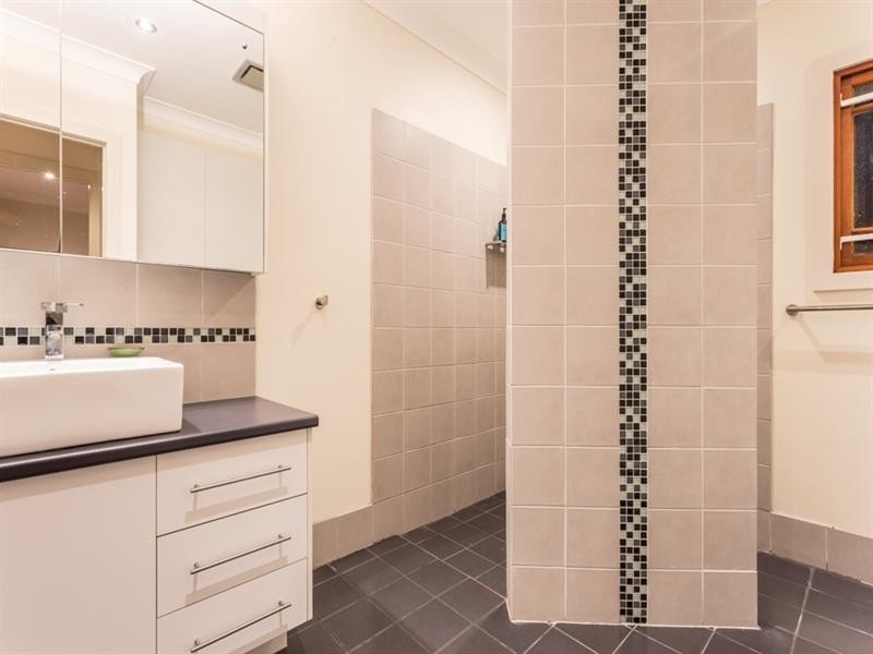 11 Prince Street, Grange QLD 4051