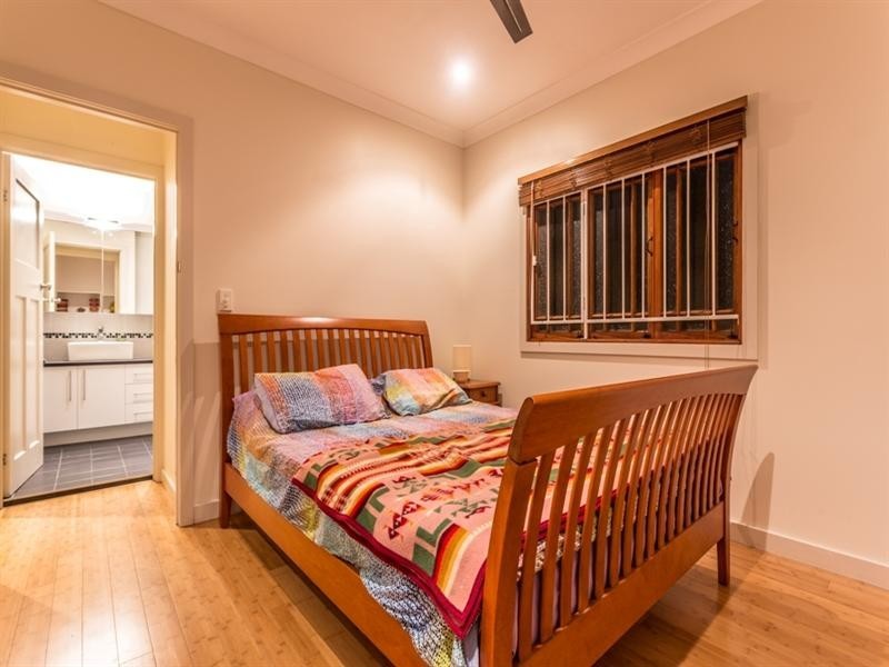 11 Prince Street, Grange QLD 4051