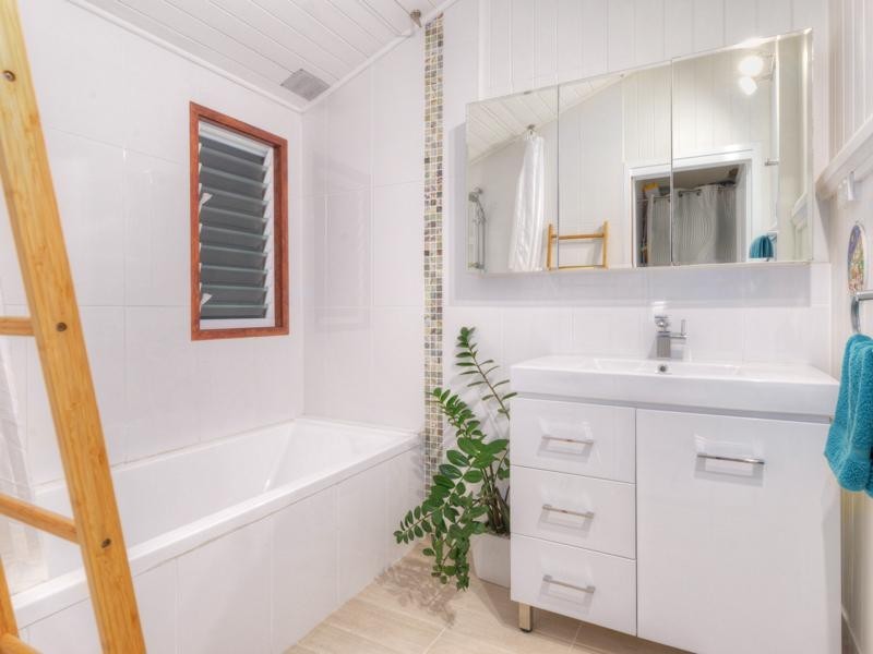 56 Ninth Avenue, Kedron QLD 4031