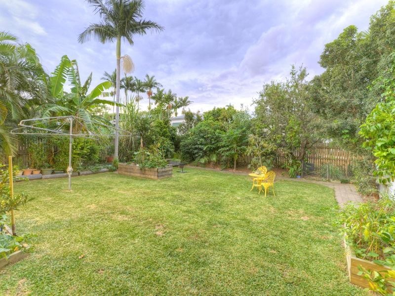 56 Ninth Avenue, Kedron QLD 4031