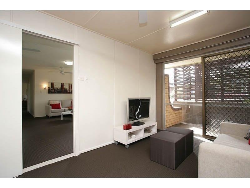 48 Gordon Road, Ferny Hills QLD 4055