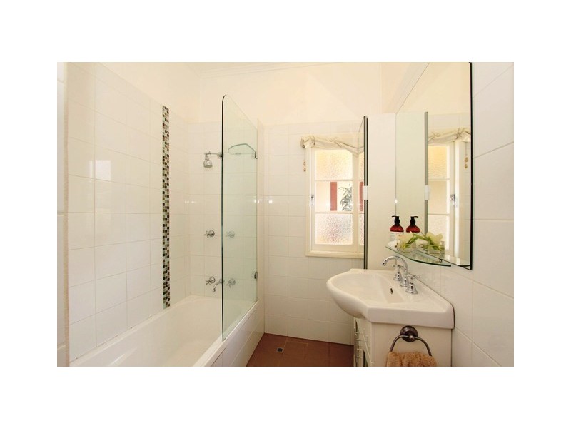 52 Wilston Road (corner of Erneton St), Newmarket QLD 4051