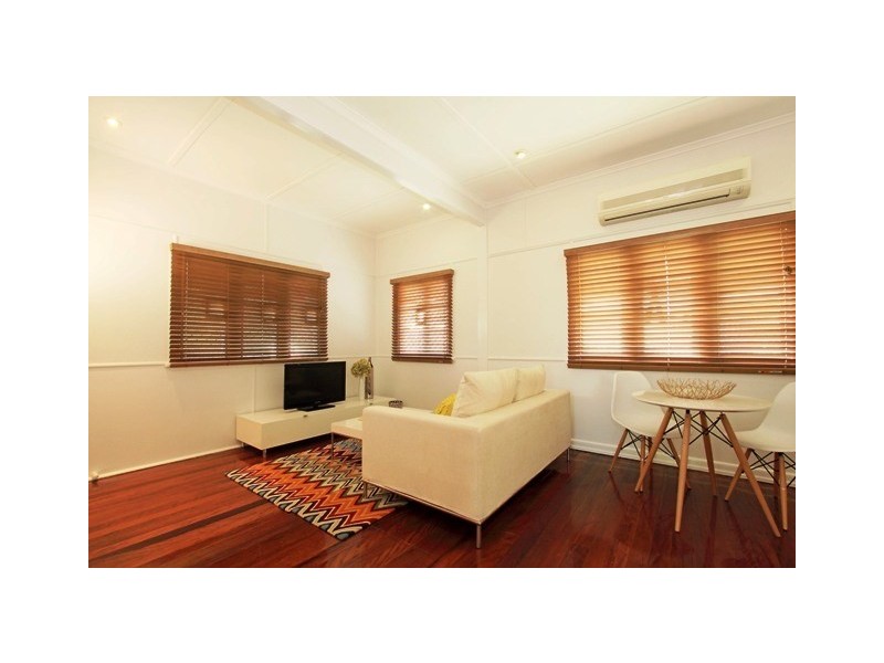 52 Wilston Road (corner of Erneton St), Newmarket QLD 4051