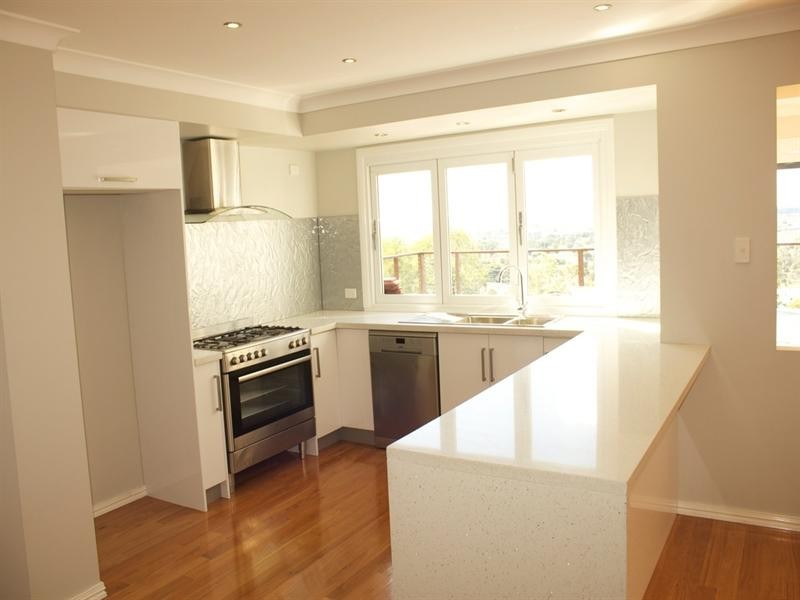 62 Minerva Court, Eatons Hill QLD 4037