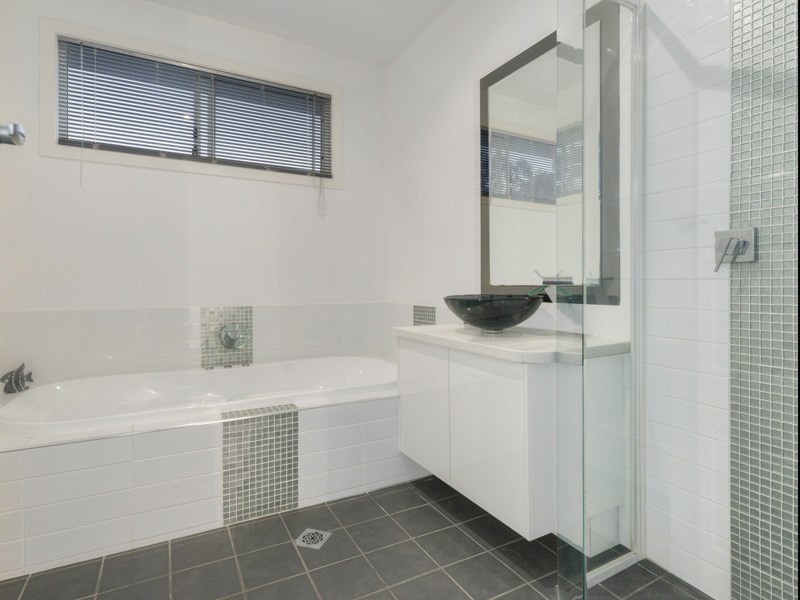 7 Hamilton Avenue, Hendra QLD 4011