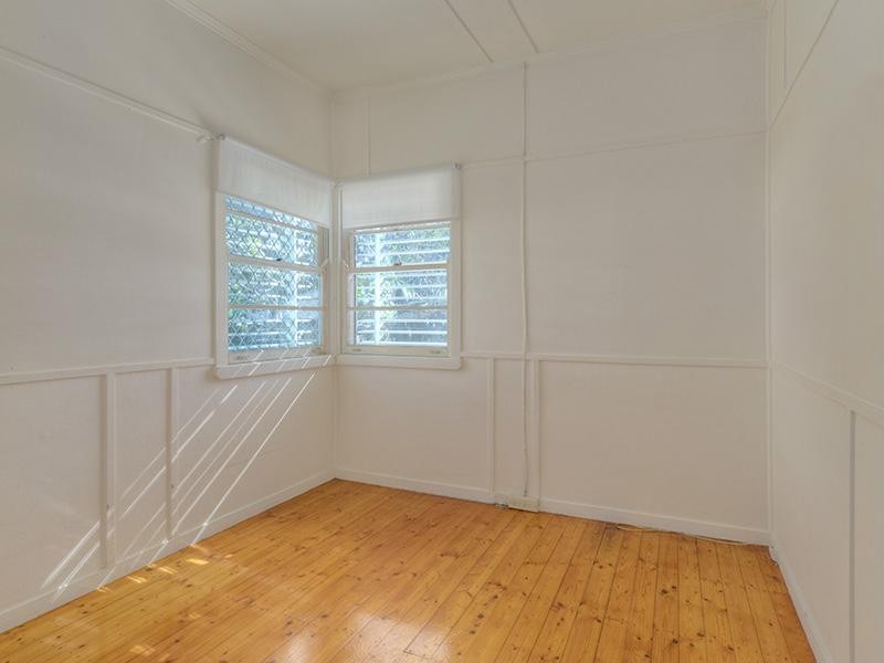 29 Kamber Street, Bardon QLD 4065