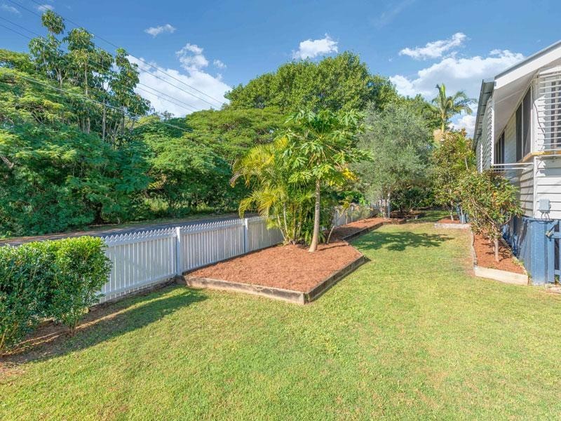 29 Kamber Street, Bardon QLD 4065