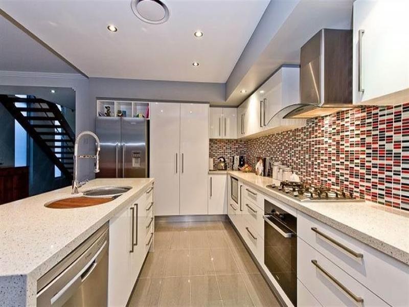 28 Pleystowe Crescent, Hendra QLD 4011