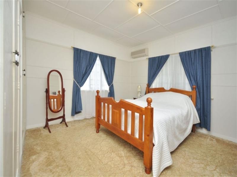 8 Berpi Street, Stafford QLD 4053