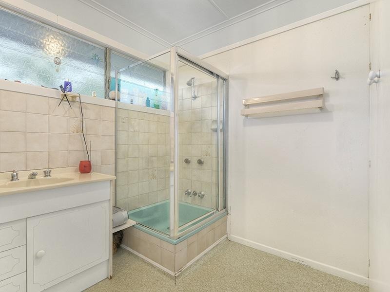 19 Normanton Street, Stafford Heights QLD 4053