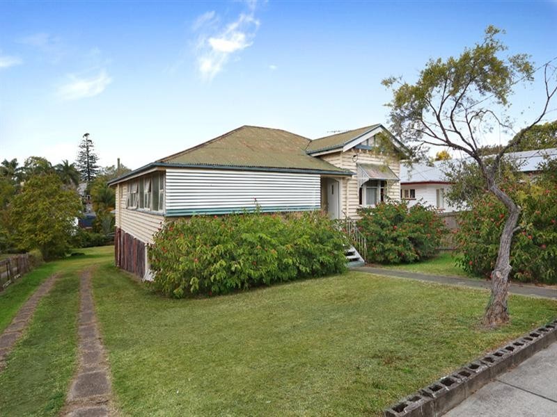 39 Gilbert Road, Windsor QLD 4030