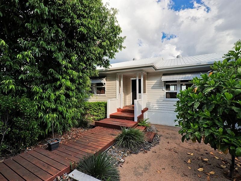 292 Rode Road, Wavell Heights QLD 4012