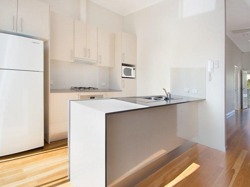 6 Gray Road, West End QLD 4101