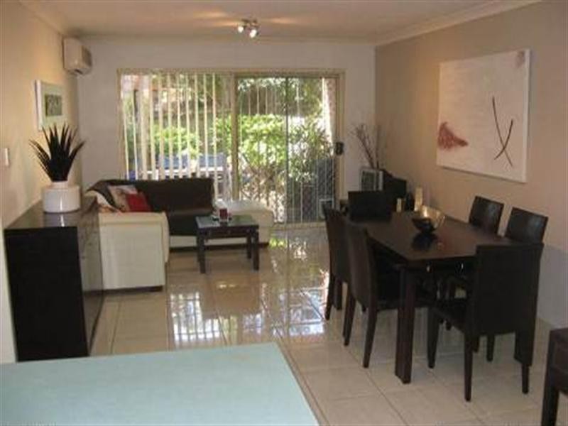 1/10 Burnaby Terrace, Gordon Park QLD 4031