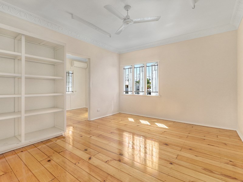 43 Raceview Avenue, Hendra QLD 4011