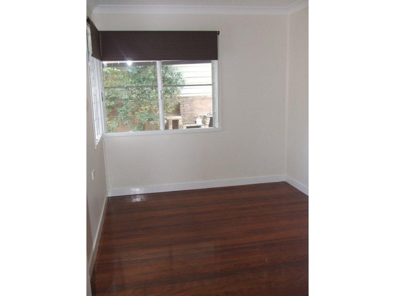 16 Deerdale Street, Stafford Heights QLD 4053