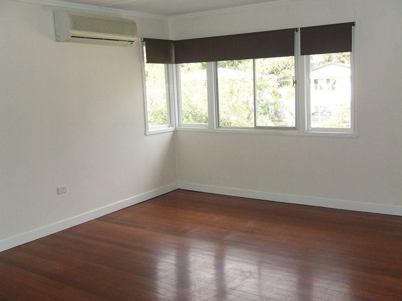 16 Deerdale Street, Stafford Heights QLD 4053