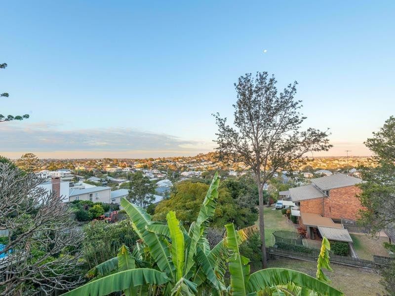 32 Watson Street, Newmarket QLD 4051