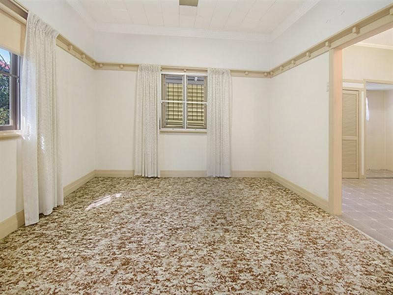 49 Raceview Avenue, Hendra QLD 4011