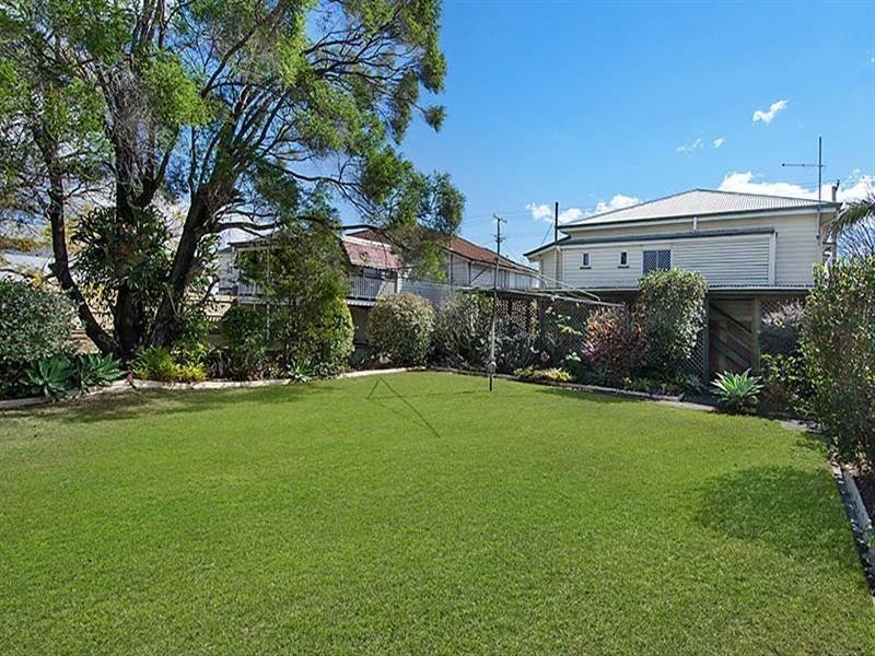 49 Raceview Avenue, Hendra QLD 4011